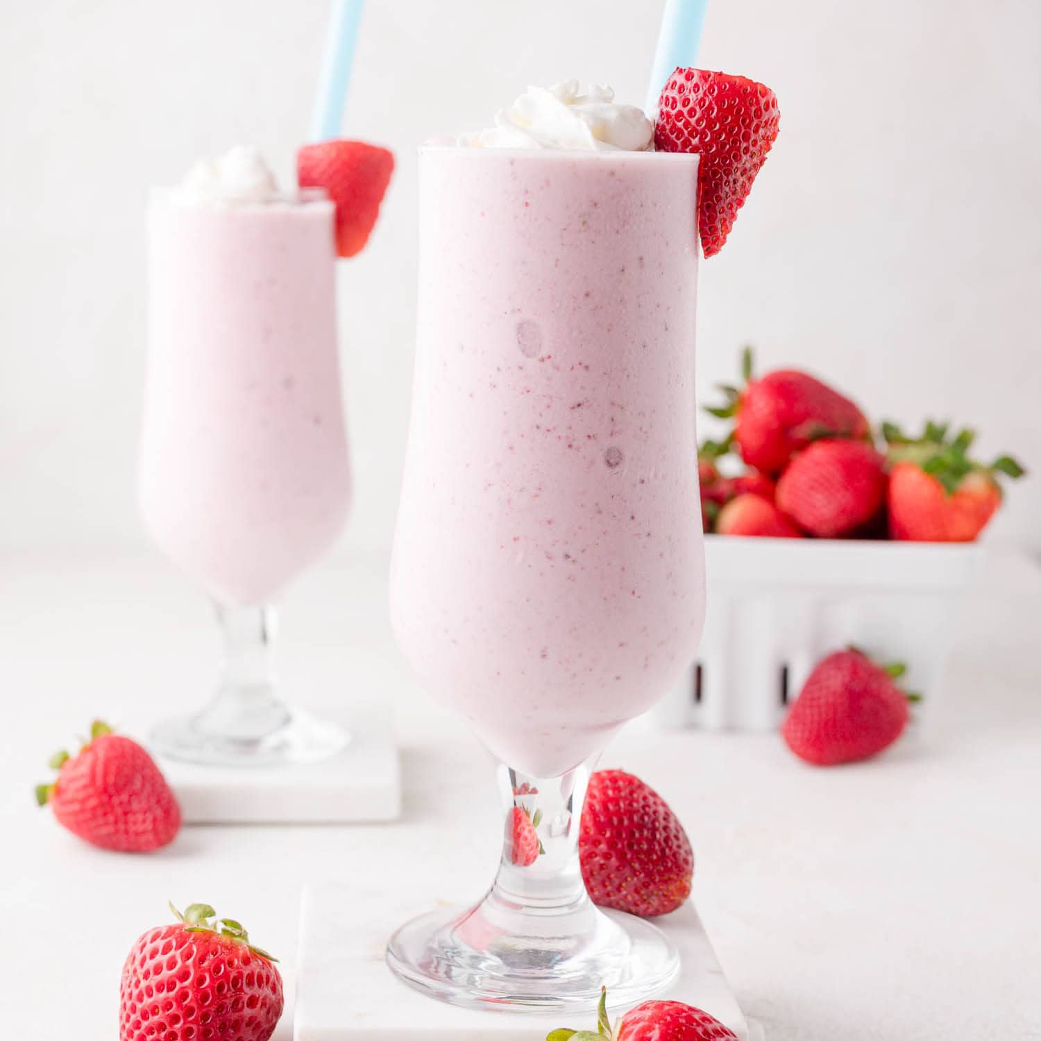 Strawberry-Milkshake-7web-square